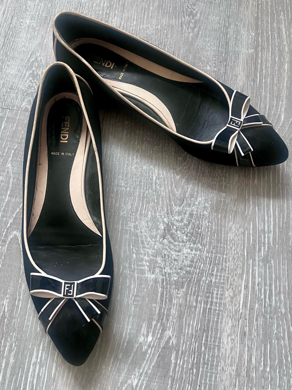 Fendi Black Flats with Cream Trim & Bow - Picture 2 of 5